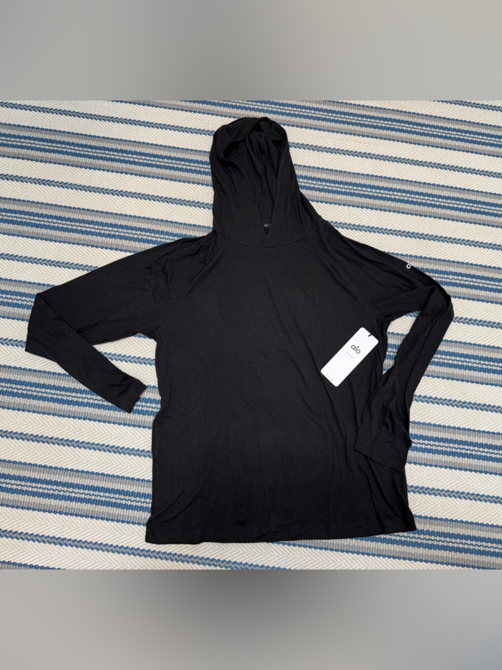 ALO Yoga Black Long Sleeve Lightweight Hoodie Top